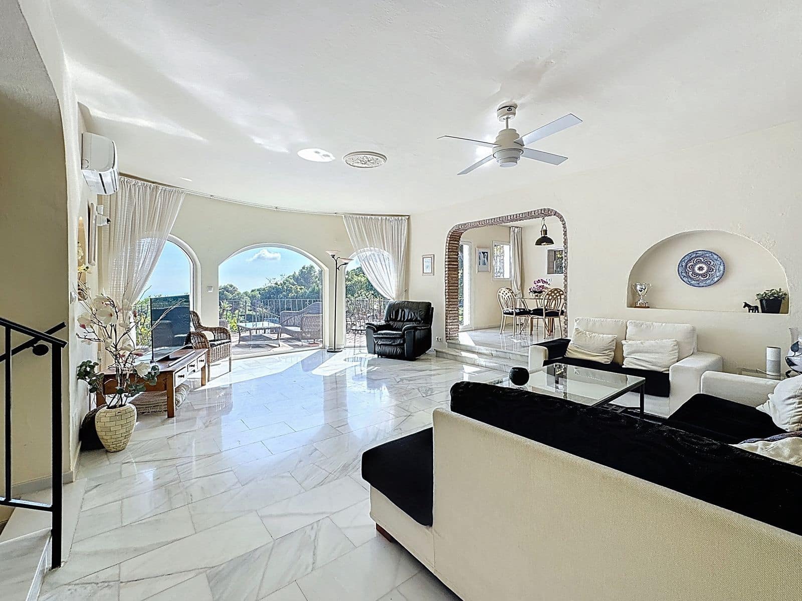 4 bedroom Villa for sale in Mijas with pool garage - € 975,000 (Ref: 9354205)