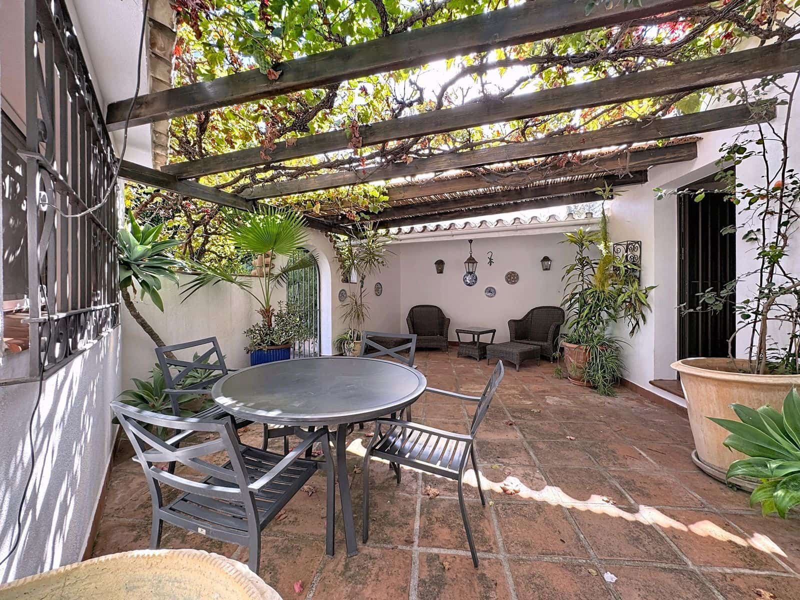 4 bedroom Villa for sale in Mijas with pool garage - € 975,000 (Ref: 9354205)