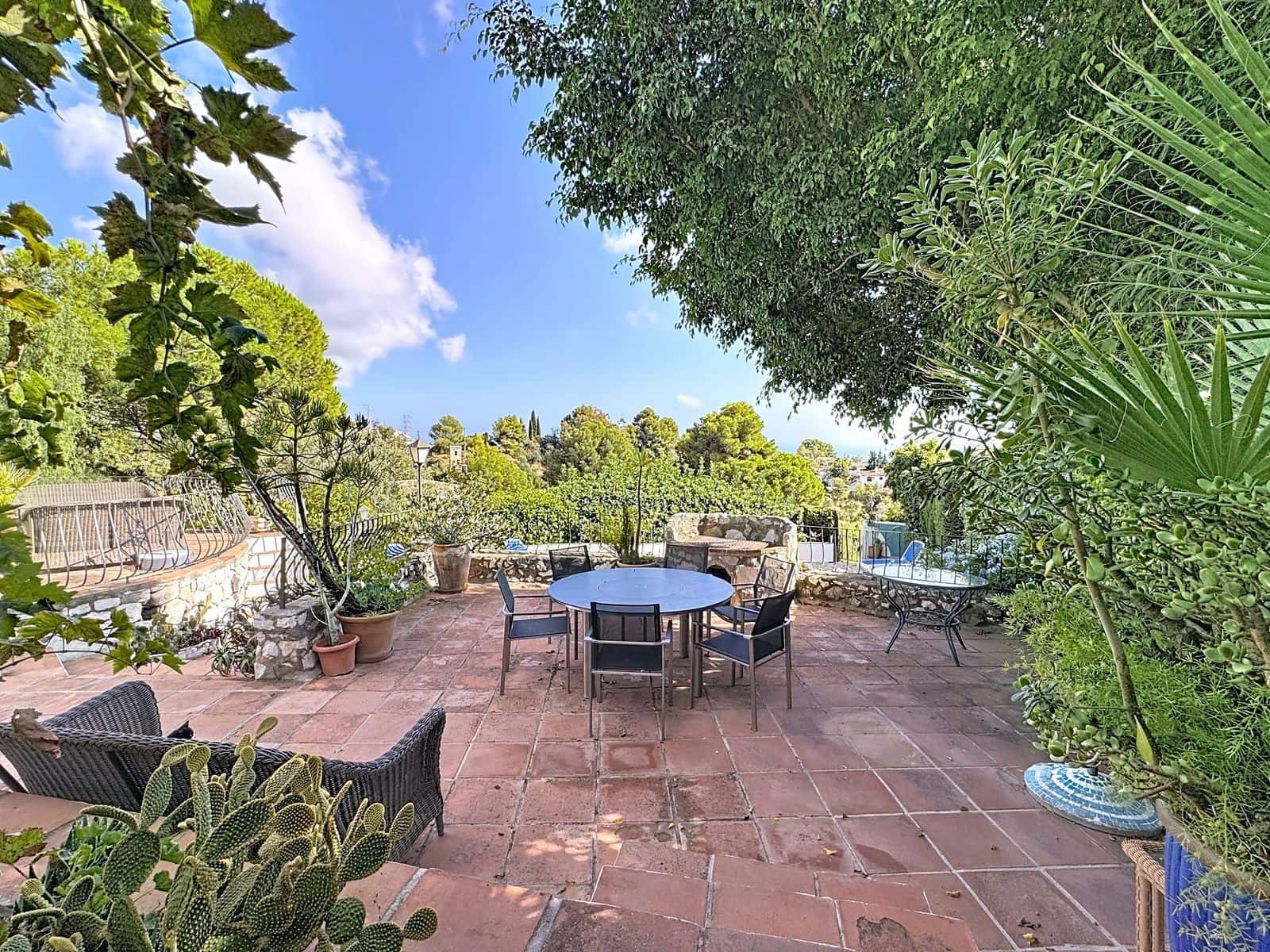 4 bedroom Villa for sale in Mijas with pool garage - € 975,000 (Ref: 9354205)