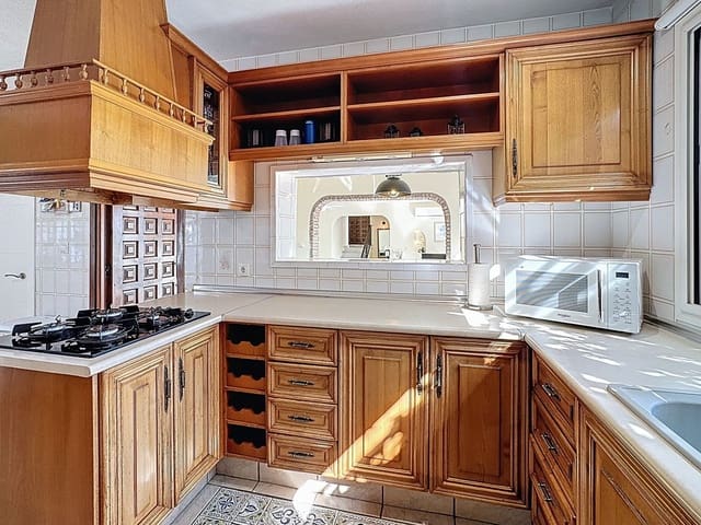 4 bedroom Villa for sale in Mijas with pool garage - € 975,000 (Ref: 9354205)