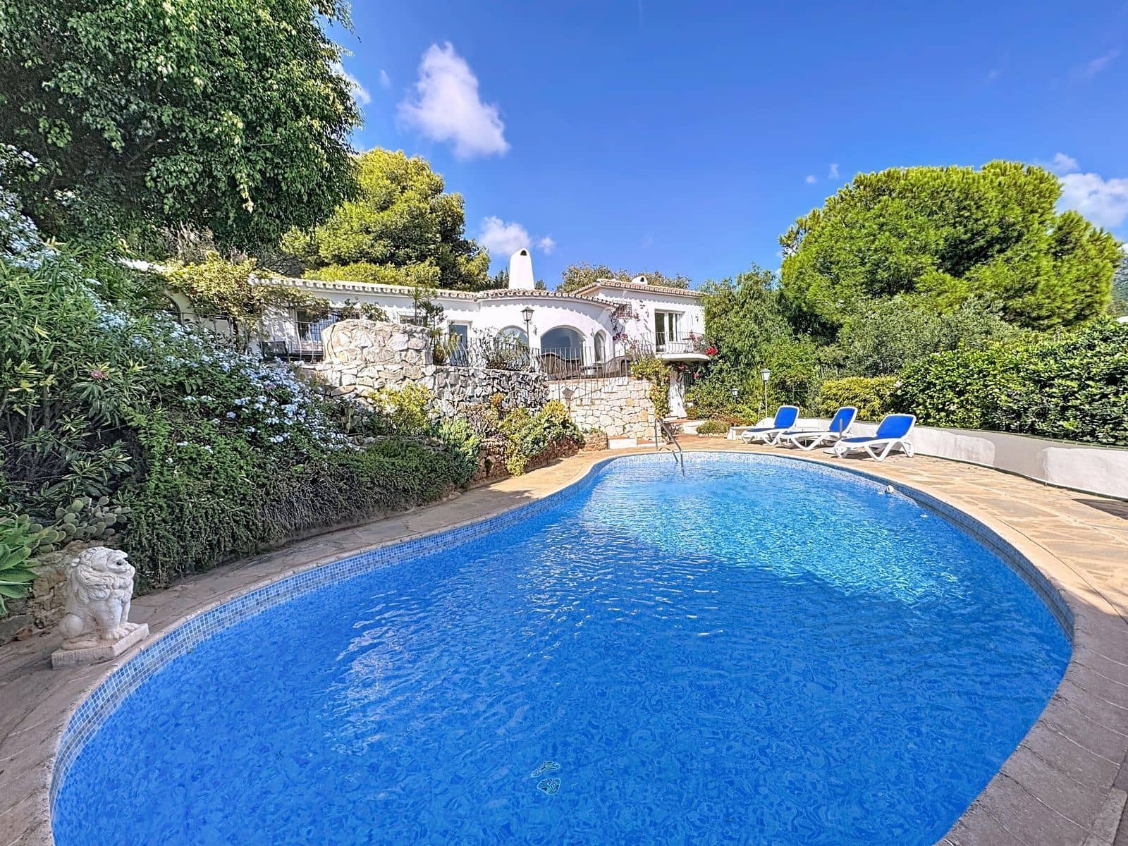 4 bedroom Villa for sale in Mijas with pool garage - € 975,000 (Ref: 9354205)