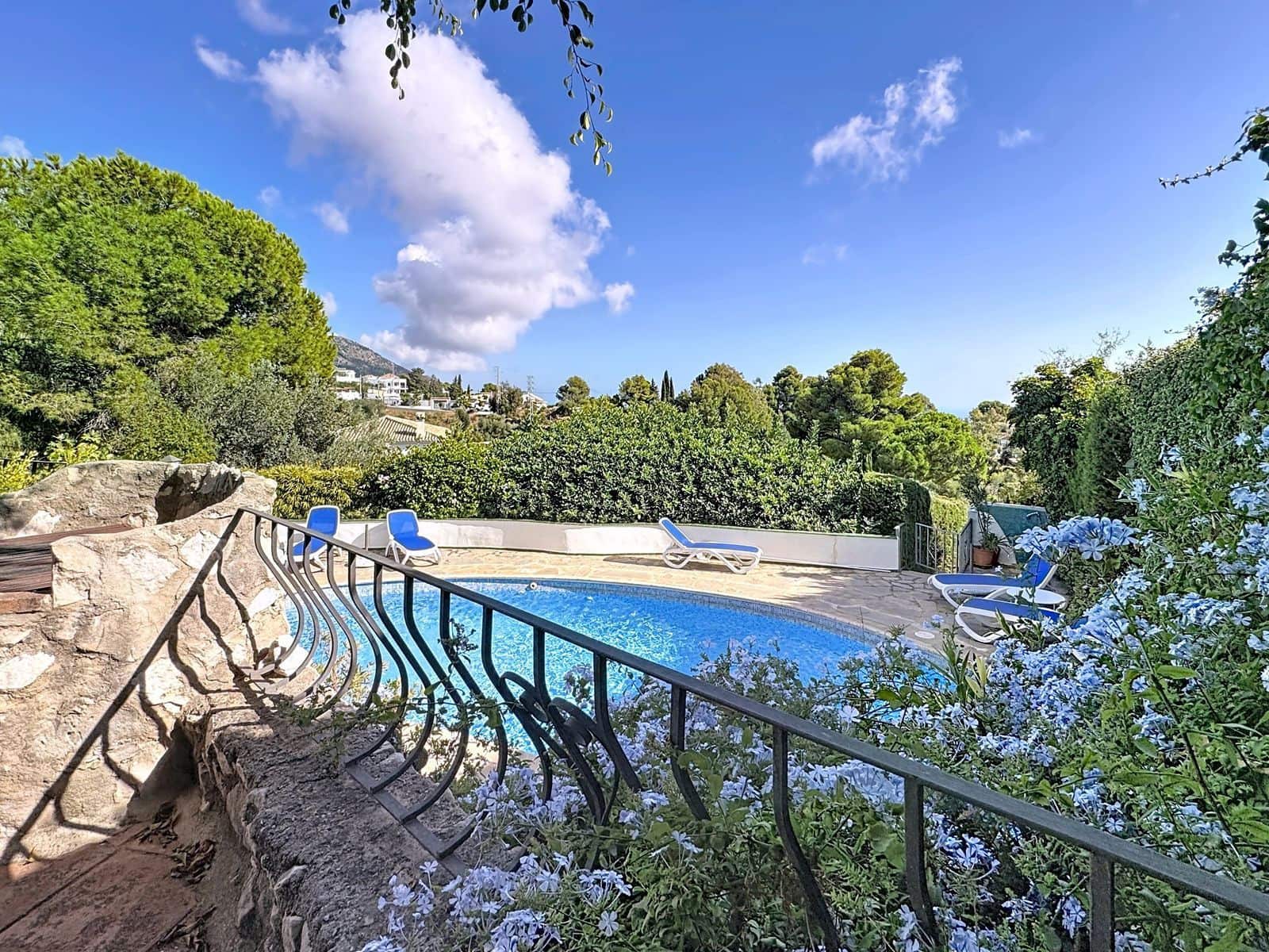 4 bedroom Villa for sale in Mijas with pool garage - € 975,000 (Ref: 9354205)