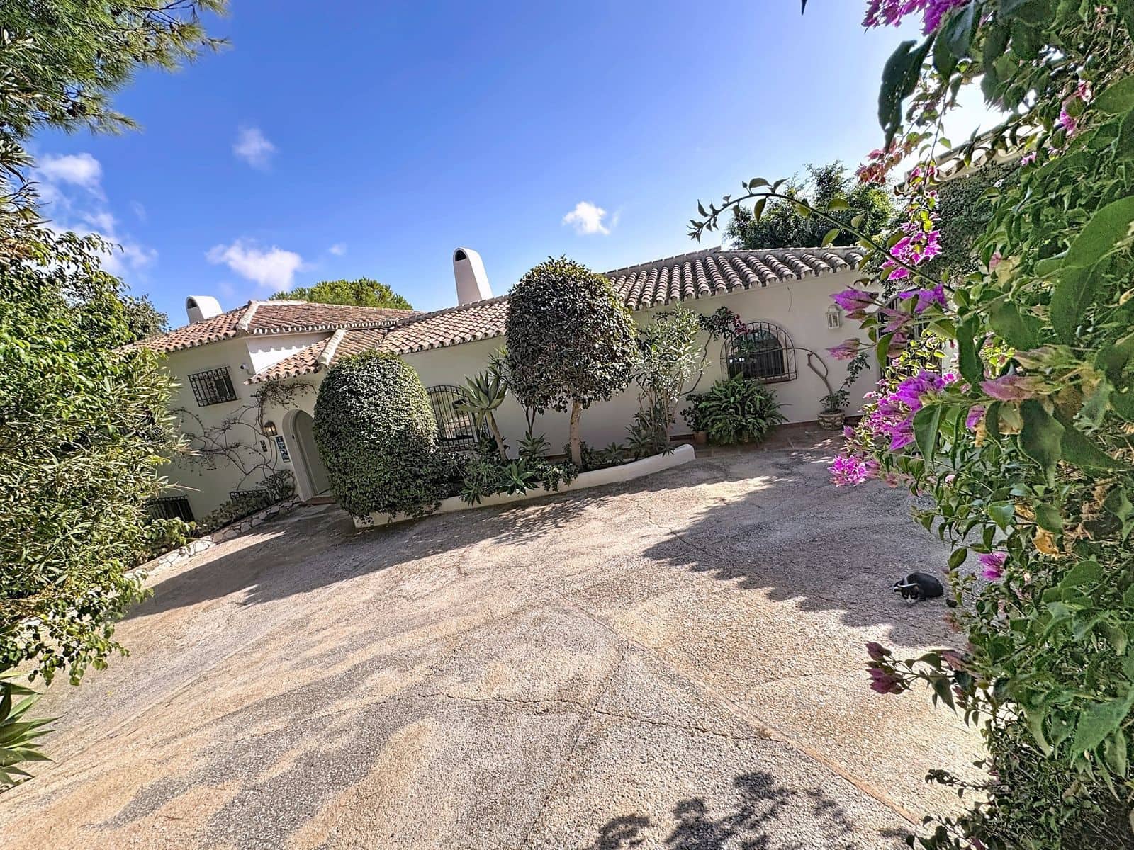 4 bedroom Villa for sale in Mijas with pool garage - € 975,000 (Ref: 9354205)