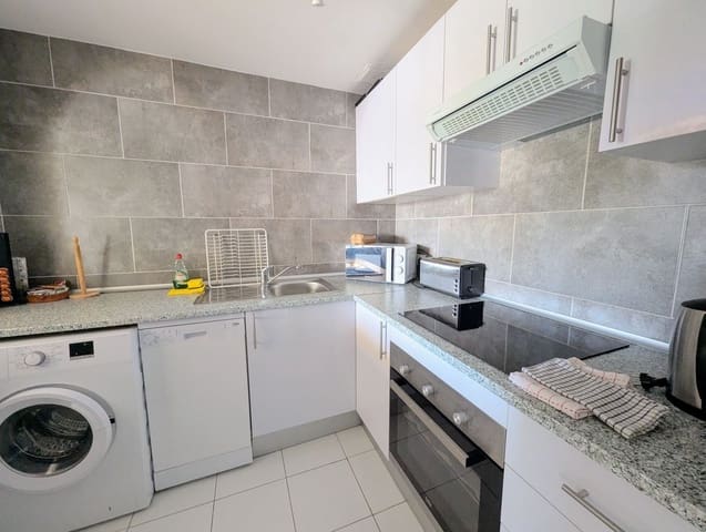 2 sypialnia Penthouse na sprzedaż w Calahonda, Mijas z basenem garażem - 349 000 € (Ref: 9360870)