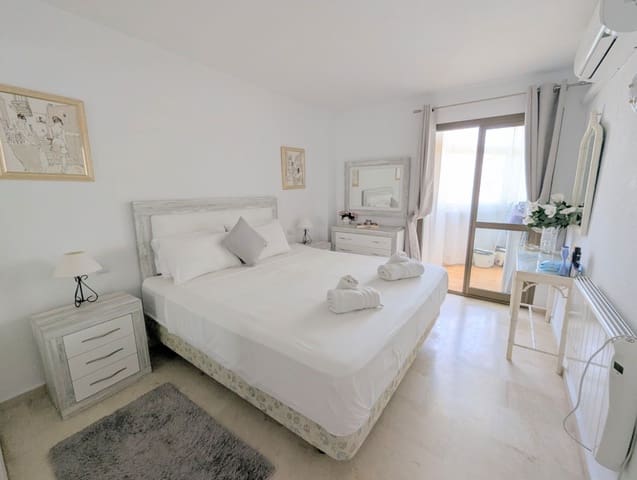2 sypialnia Penthouse na sprzedaż w Calahonda, Mijas z basenem garażem - 349 000 € (Ref: 9360870)