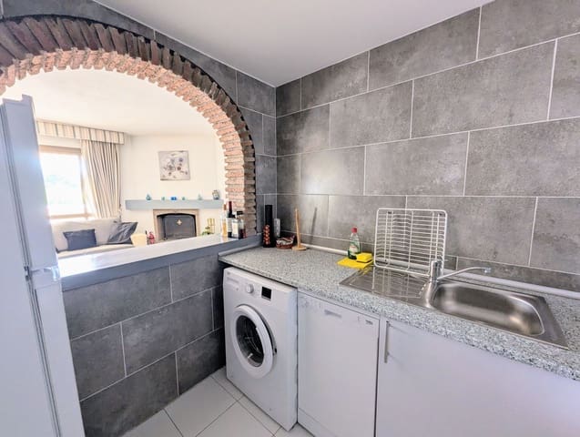 2 sypialnia Penthouse na sprzedaż w Calahonda, Mijas z basenem garażem - 349 000 € (Ref: 9360870)