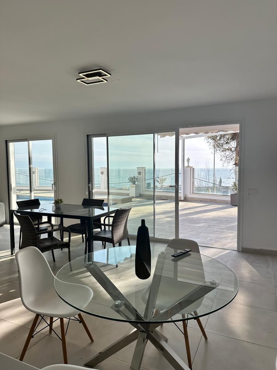 6 soverom Villa til salgs i El Chaparral med svømmebasseng garasje - € 1 350 000 (Ref: 9373892)