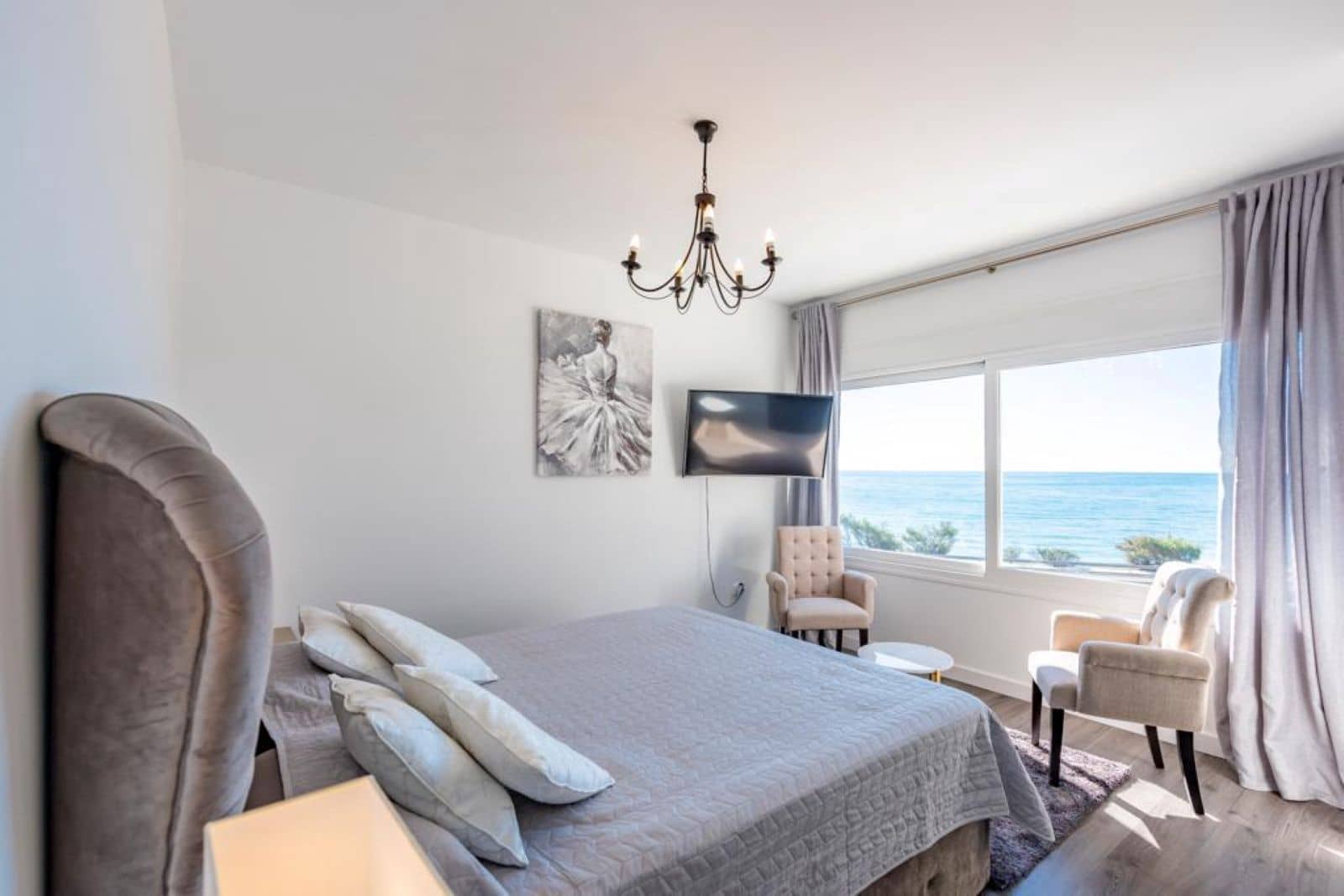 6 soverom Villa til salgs i El Chaparral med svømmebasseng garasje - € 1 350 000 (Ref: 9373892)