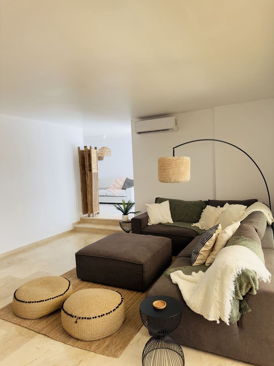 3 sypialnia Dom na sprzedaż w Riviera del Sol z basenem garażem - 585 000 € (Ref: 9396877)