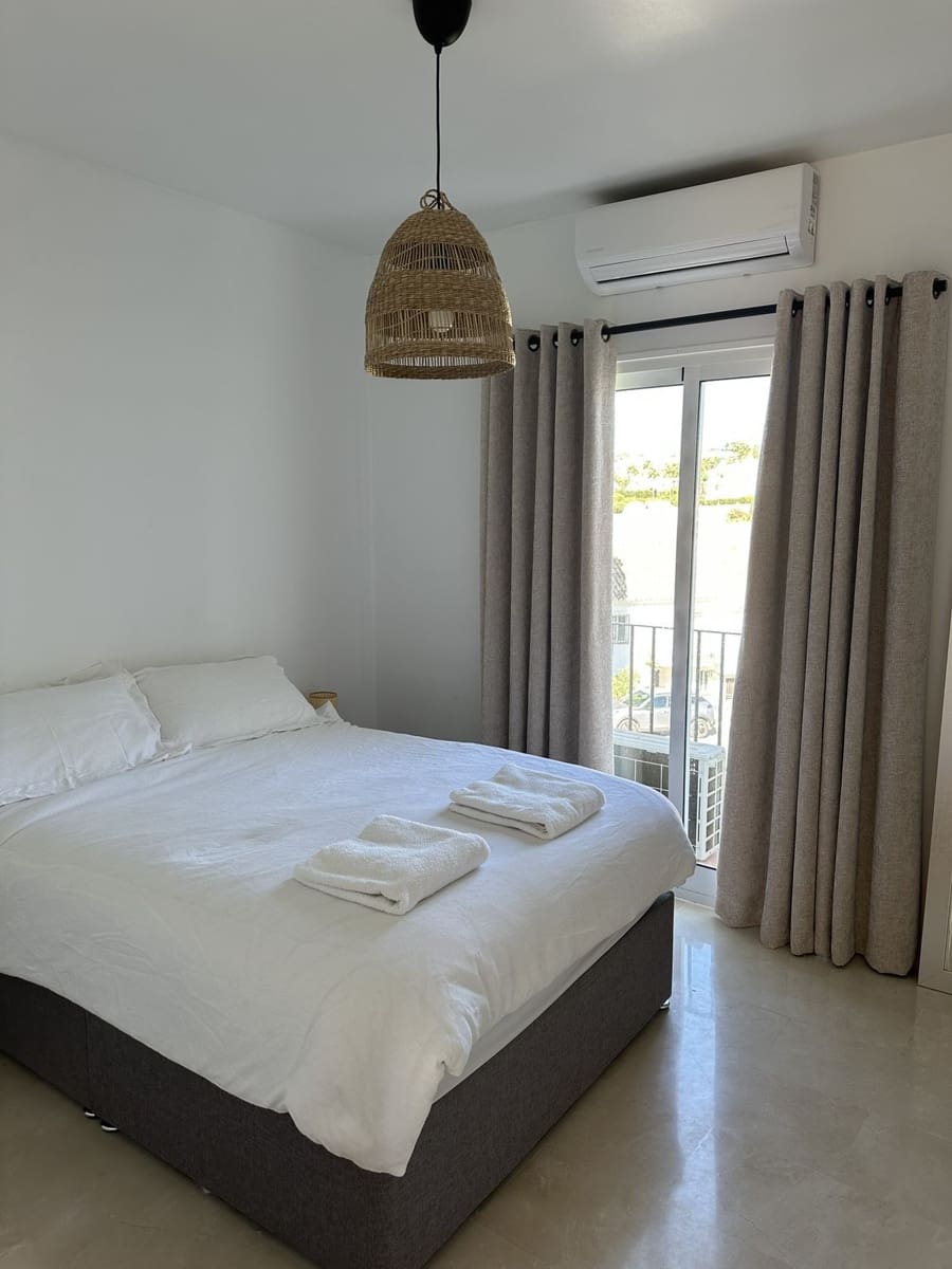 3 sypialnia Dom na sprzedaż w Riviera del Sol z basenem garażem - 585 000 € (Ref: 9396877)