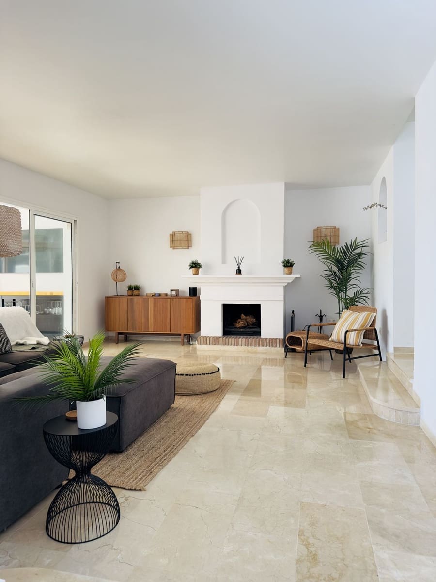 3 sypialnia Dom na sprzedaż w Riviera del Sol z basenem garażem - 585 000 € (Ref: 9396877)