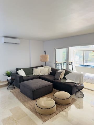 3 sypialnia Dom na sprzedaż w Riviera del Sol, Mijas z basenem garażem - 585 000 € (Ref: 9396877)