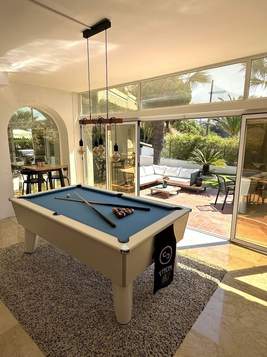 3 sypialnia Dom na sprzedaż w Riviera del Sol z basenem garażem - 585 000 € (Ref: 9396877)