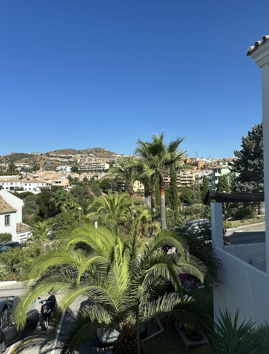 3 sypialnia Dom na sprzedaż w Riviera del Sol z basenem garażem - 585 000 € (Ref: 9396877)