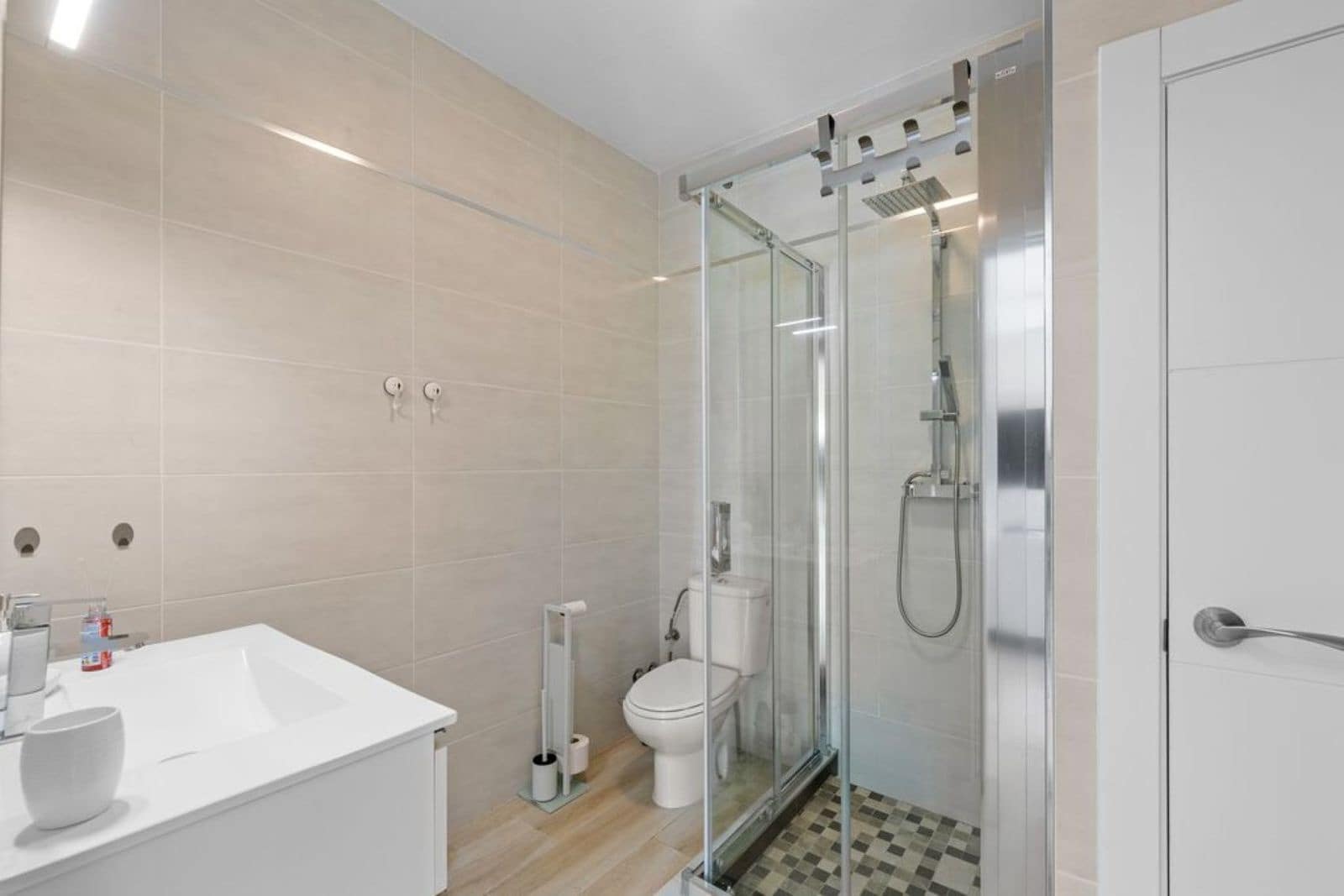 4 sypialnia Dom na sprzedaż w Calahonda z basenem garażem - 650 000 € (Ref: 9412894)