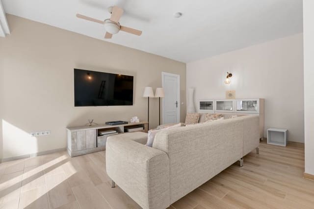 4 sypialnia Dom na sprzedaż w Calahonda, Mijas z basenem garażem - 650 000 € (Ref: 9412894)