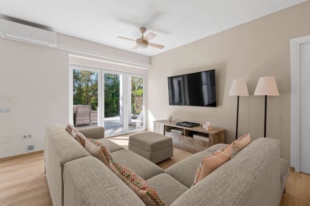 4 sypialnia Dom na sprzedaż w Calahonda, Mijas z basenem garażem - 650 000 € (Ref: 9412894)