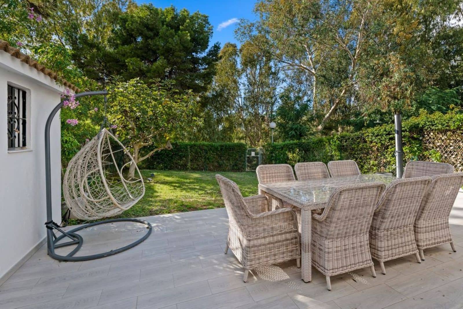 4 sypialnia Dom na sprzedaż w Calahonda z basenem garażem - 650 000 € (Ref: 9412894)