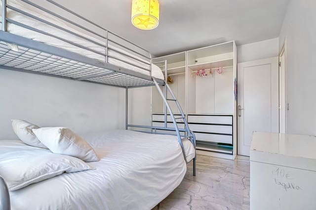 5 sypialnia Dom na sprzedaż w Calahonda, Mijas z basenem garażem - 528 000 € (Ref: 9412896)