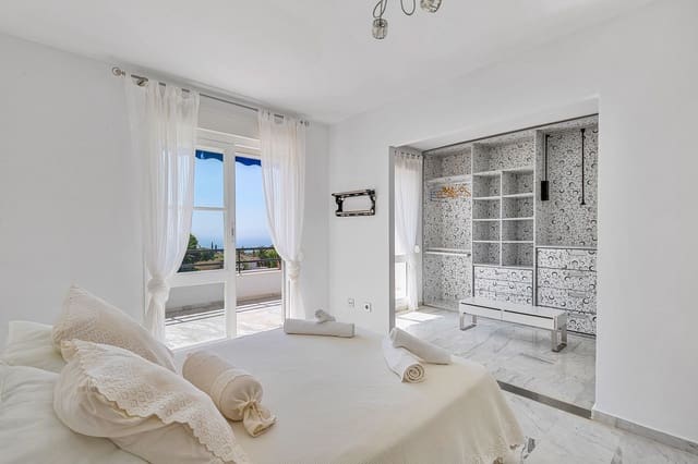 5 sypialnia Dom na sprzedaż w Calahonda, Mijas z basenem garażem - 528 000 € (Ref: 9412896)
