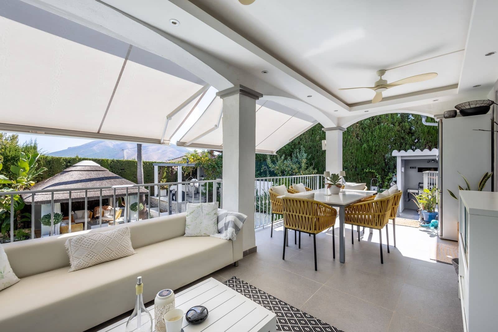 6 bedroom Villa for sale in Alhaurin el Grande with pool garage - € 995,000 (Ref: 9415083)