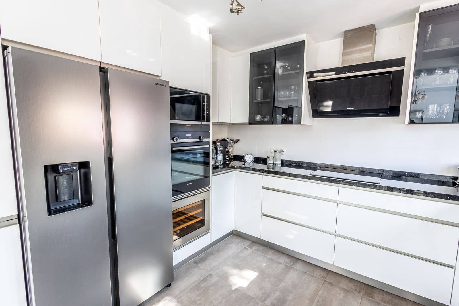 3 soverom Villa til salgs i Alhaurin Golf med svømmebasseng garasje - € 695 000 (Ref: 9426384)