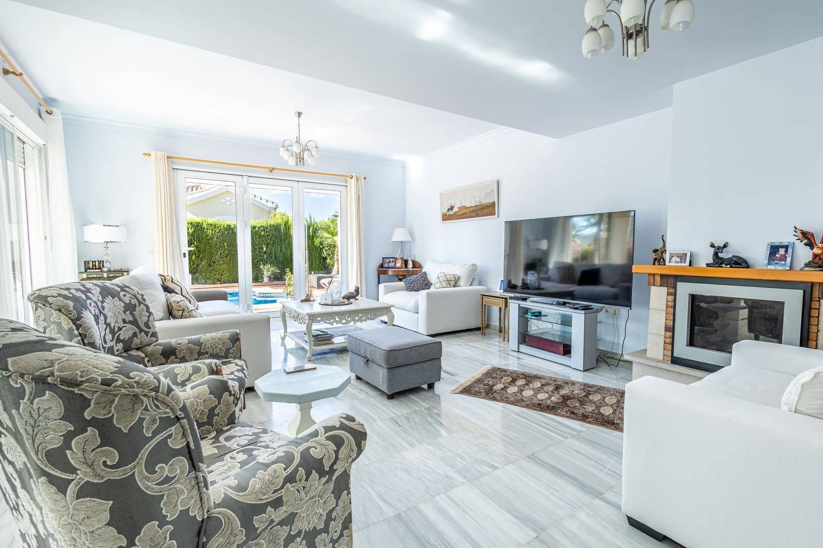 3 soverom Villa til salgs i Alhaurin Golf med svømmebasseng garasje - € 695 000 (Ref: 9426384)