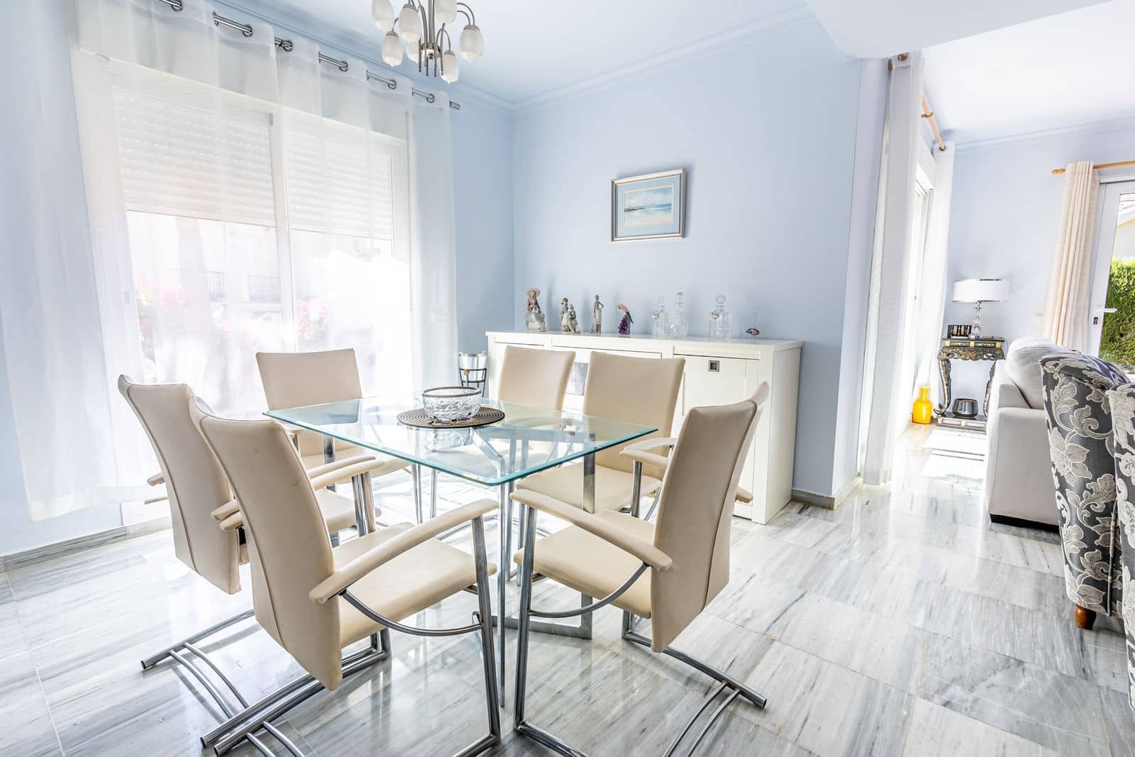 3 soverom Villa til salgs i Alhaurin Golf med svømmebasseng garasje - € 695 000 (Ref: 9426384)