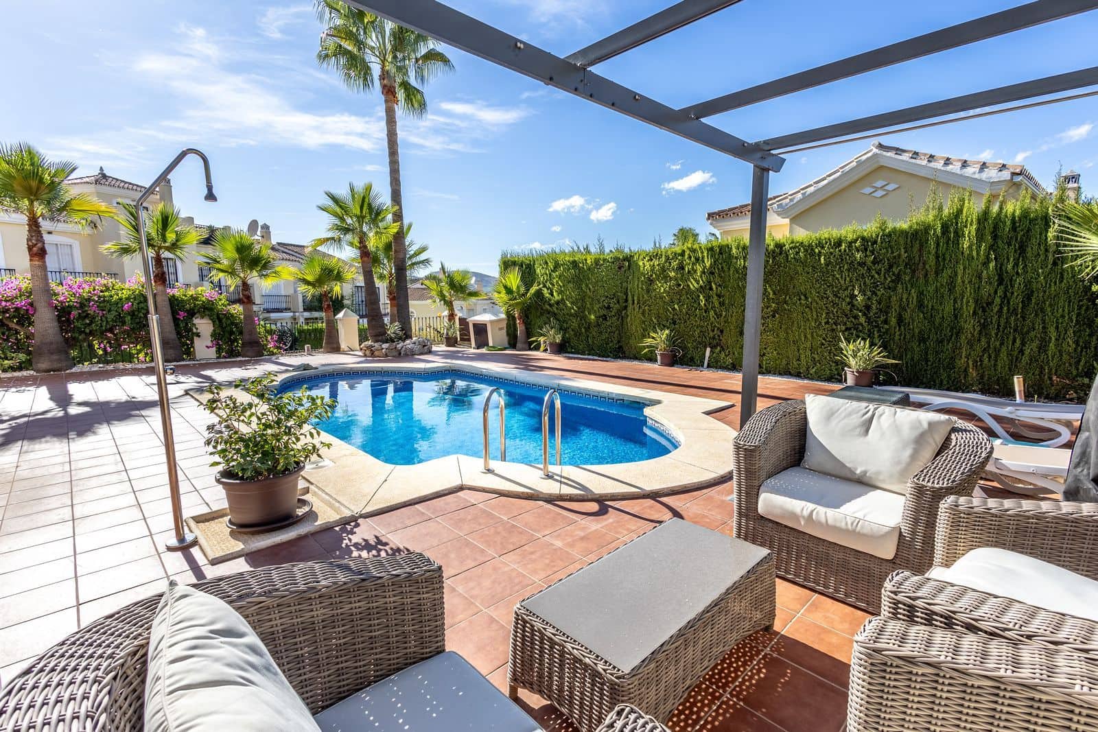 3 soverom Villa til salgs i Alhaurin Golf med svømmebasseng garasje - € 695 000 (Ref: 9426384)