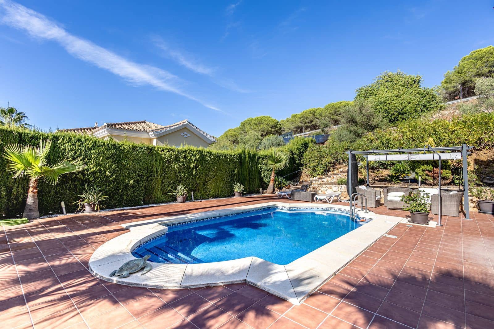 3 soverom Villa til salgs i Alhaurin Golf med svømmebasseng garasje - € 695 000 (Ref: 9426384)