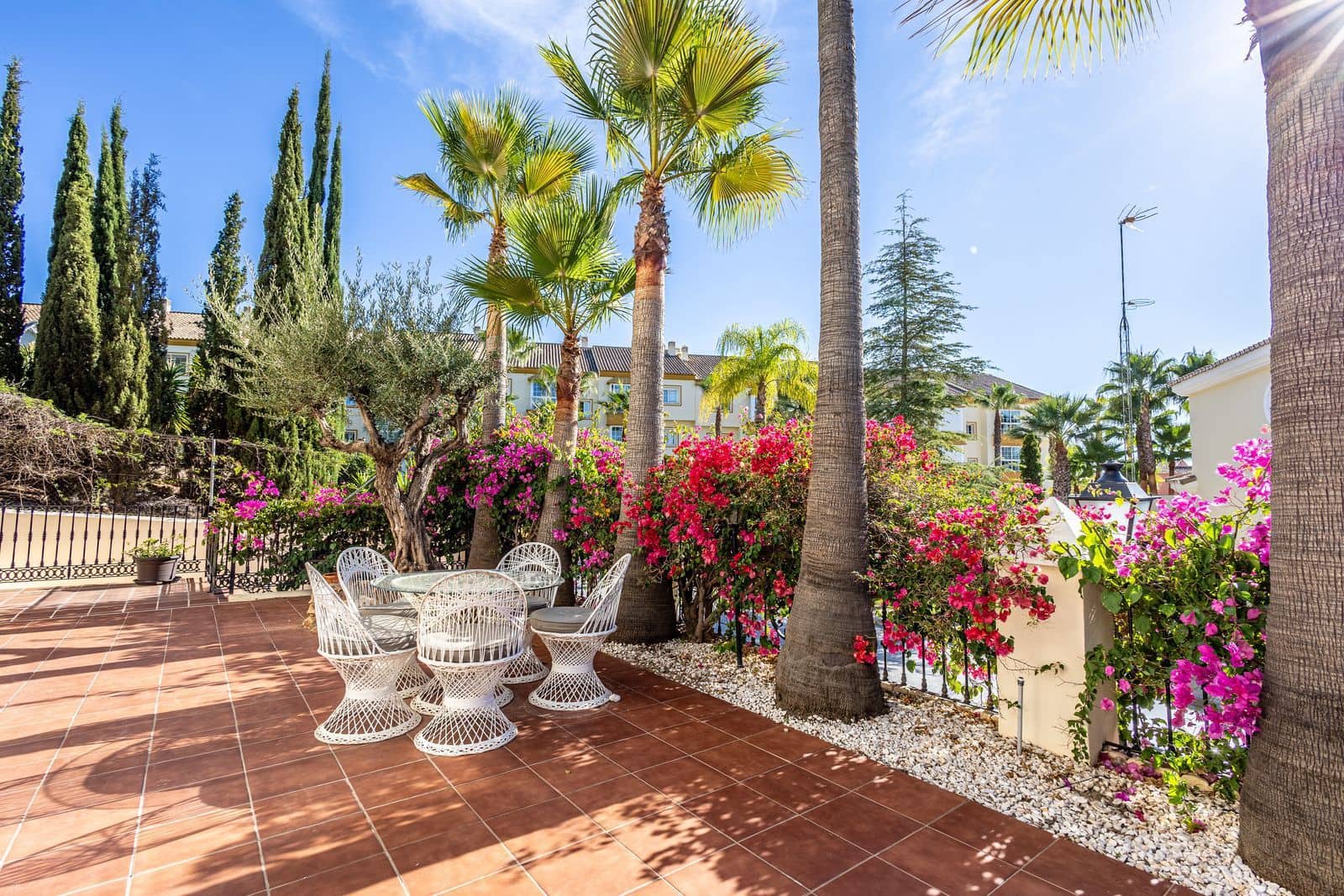 3 soverom Villa til salgs i Alhaurin Golf med svømmebasseng garasje - € 695 000 (Ref: 9426384)