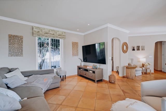 3 sypialnia Willa na sprzedaż w Calahonda, Mijas z basenem garażem - 739 000 € (Ref: 9426459)