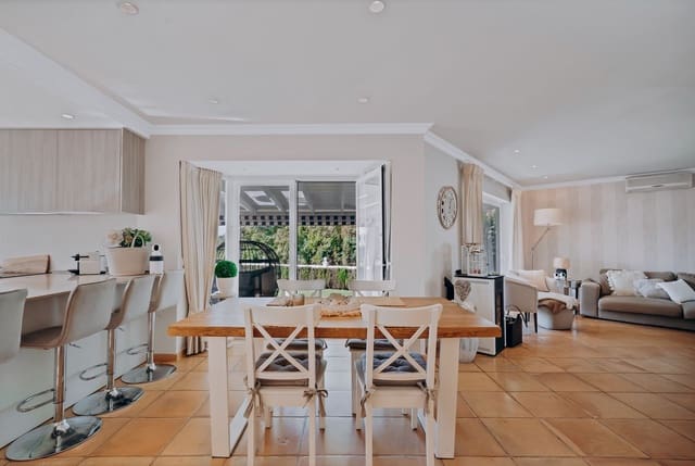 3 sypialnia Willa na sprzedaż w Calahonda, Mijas z basenem garażem - 739 000 € (Ref: 9426459)