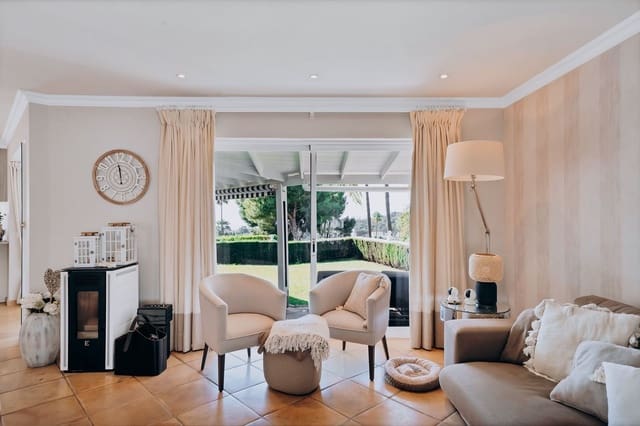 3 sypialnia Willa na sprzedaż w Calahonda, Mijas z basenem garażem - 739 000 € (Ref: 9426459)