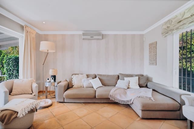 3 sypialnia Willa na sprzedaż w Calahonda, Mijas z basenem garażem - 739 000 € (Ref: 9426459)