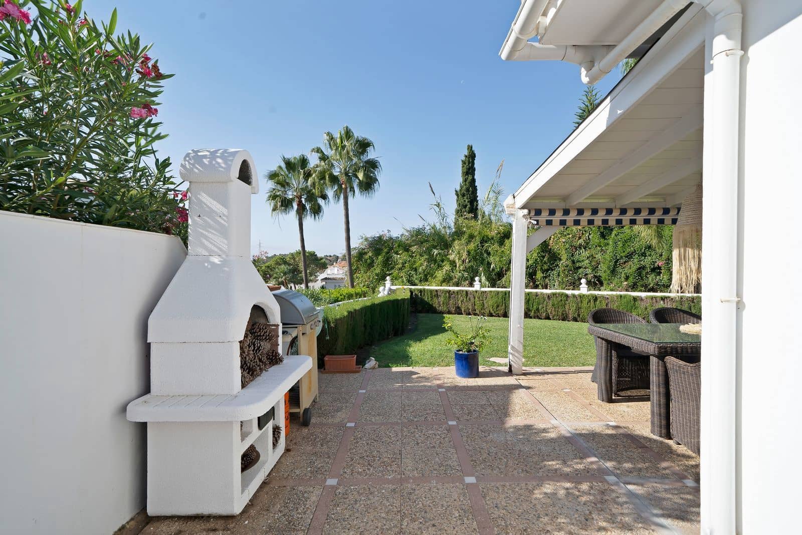 3 sypialnia Willa na sprzedaż w Calahonda z basenem garażem - 739 000 € (Ref: 9426459)