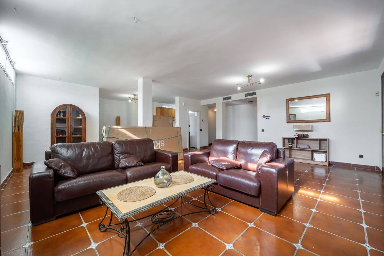 6 bedroom Villa for sale in Elviria with pool garage - € 1,400,000 (Ref: 9426475)