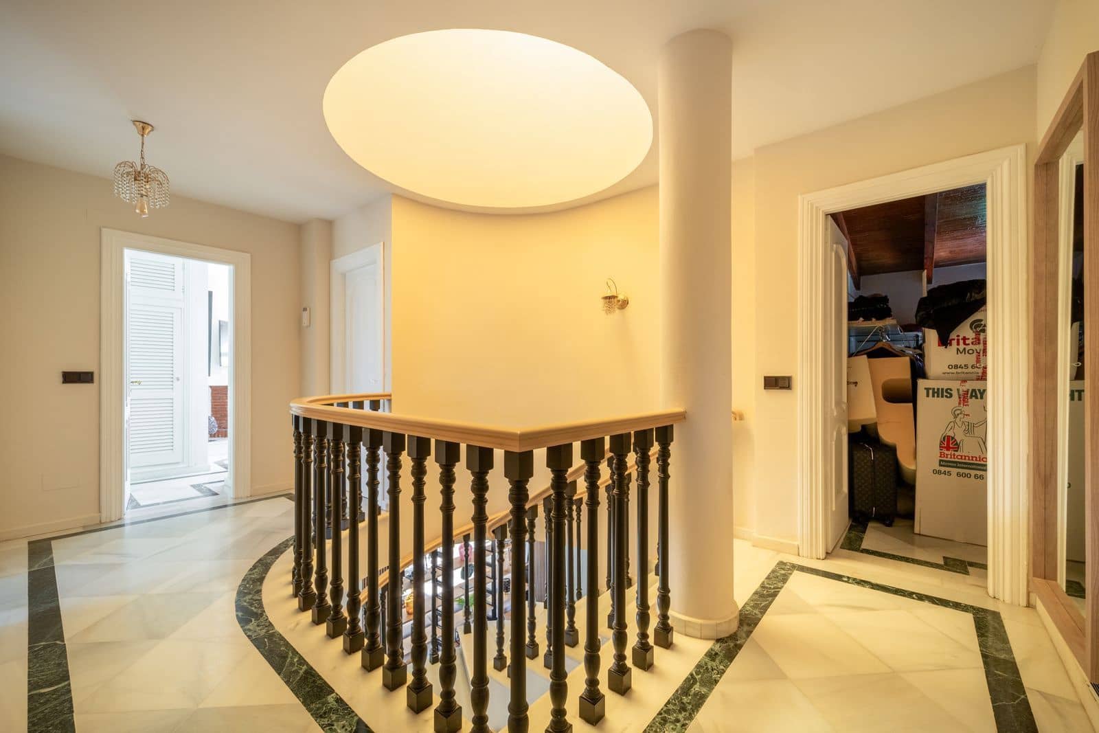 6 bedroom Villa for sale in Elviria with pool garage - € 1,400,000 (Ref: 9426475)