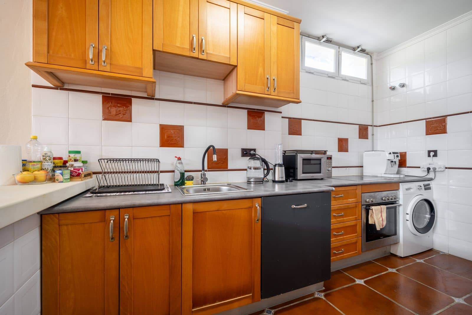 6 bedroom Villa for sale in Elviria with pool garage - € 1,400,000 (Ref: 9426475)