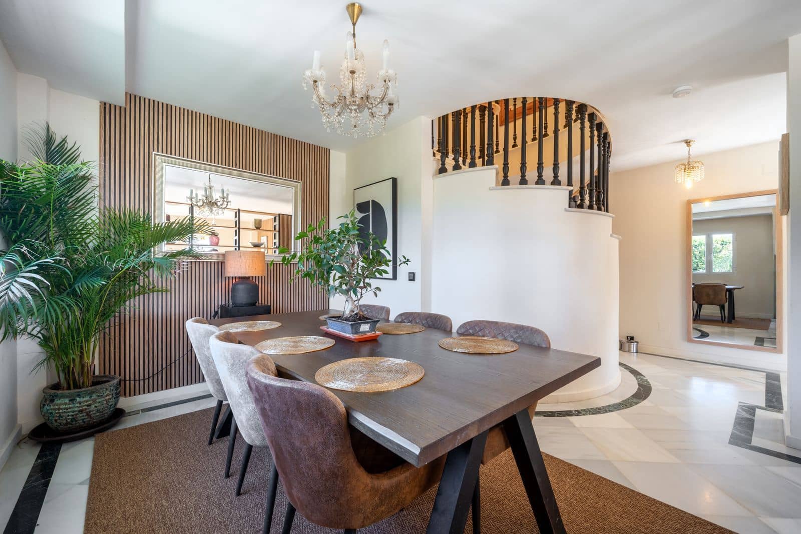 6 bedroom Villa for sale in Elviria with pool garage - € 1,400,000 (Ref: 9426475)