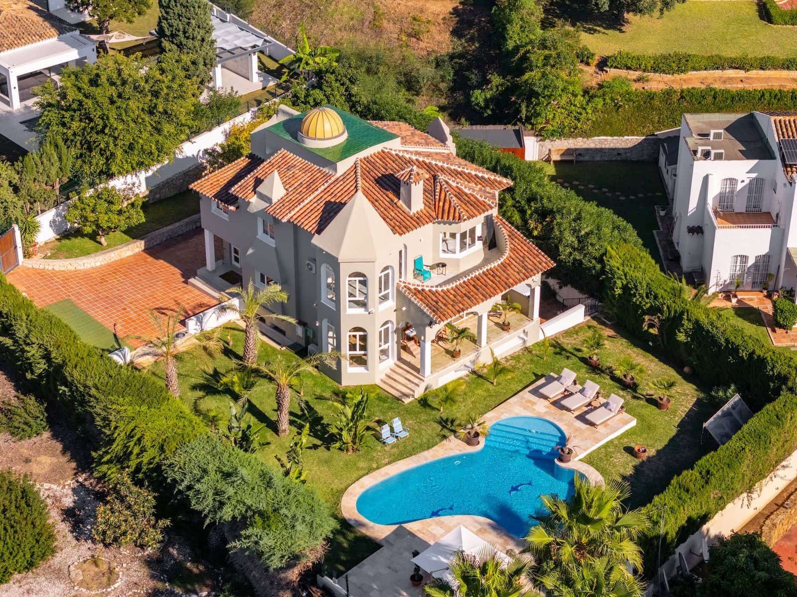 6 bedroom Villa for sale in Elviria with pool garage - € 1,400,000 (Ref: 9426475)