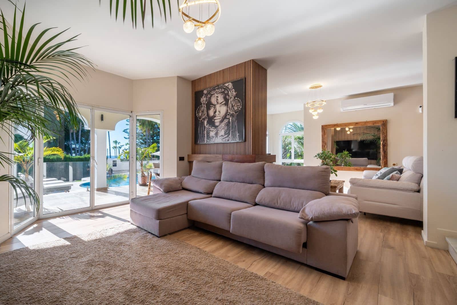 6 bedroom Villa for sale in Elviria with pool garage - € 1,400,000 (Ref: 9426475)