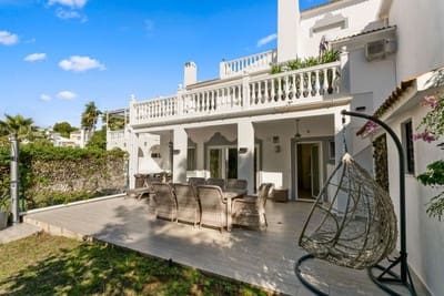 Casa de 4 habitaciones en Calahonda en venta con piscina garaje - 650.000 € (Ref: 9470997)