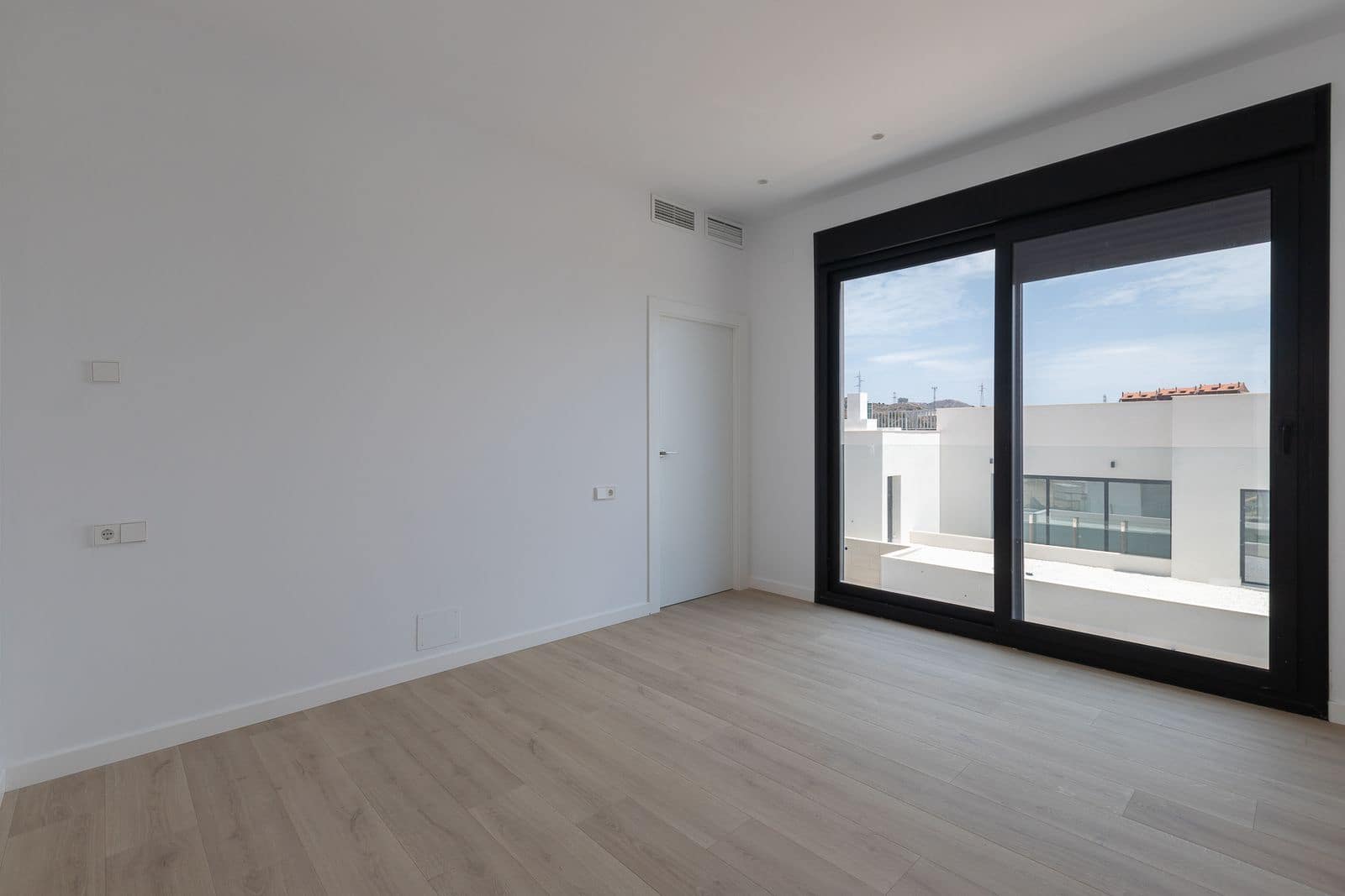 4 bedroom Villa for sale in Elviria with pool garage - € 2,550,000 (Ref: 9473429)