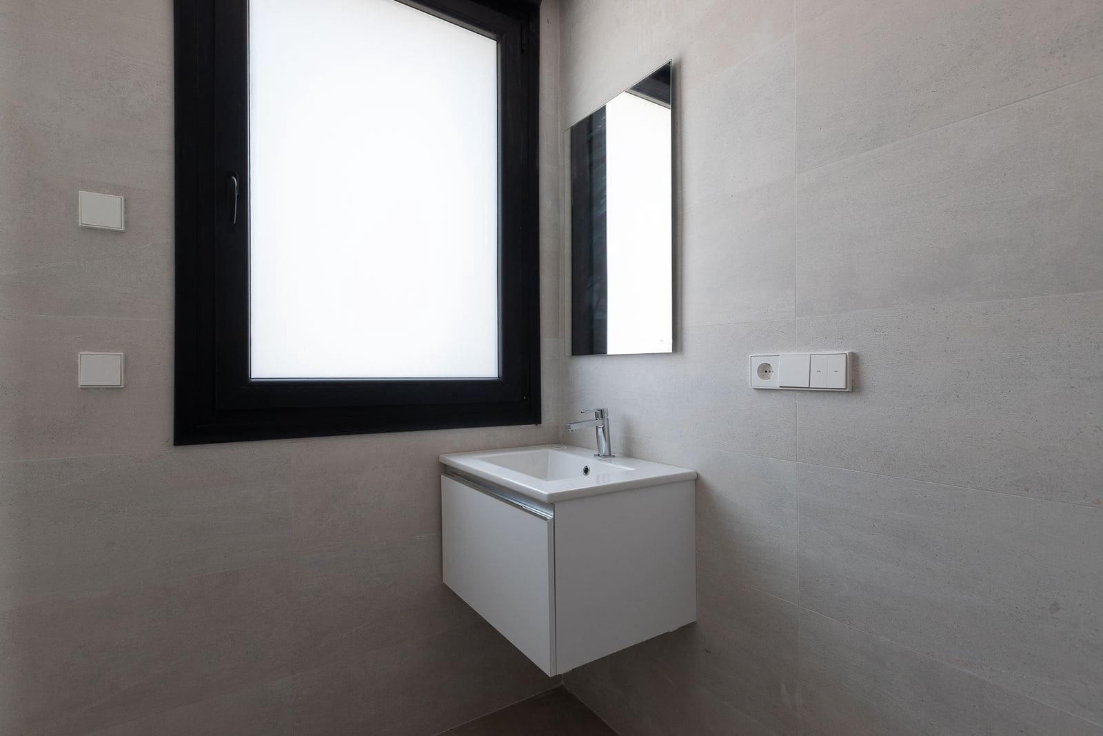 4 bedroom Villa for sale in Elviria with pool garage - € 2,550,000 (Ref: 9473429)