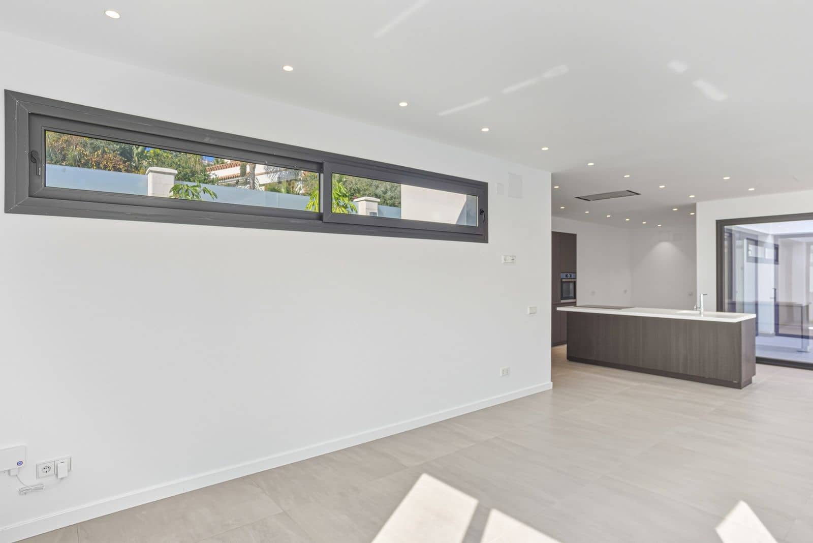 4 bedroom Villa for sale in Elviria with pool garage - € 2,550,000 (Ref: 9473429)