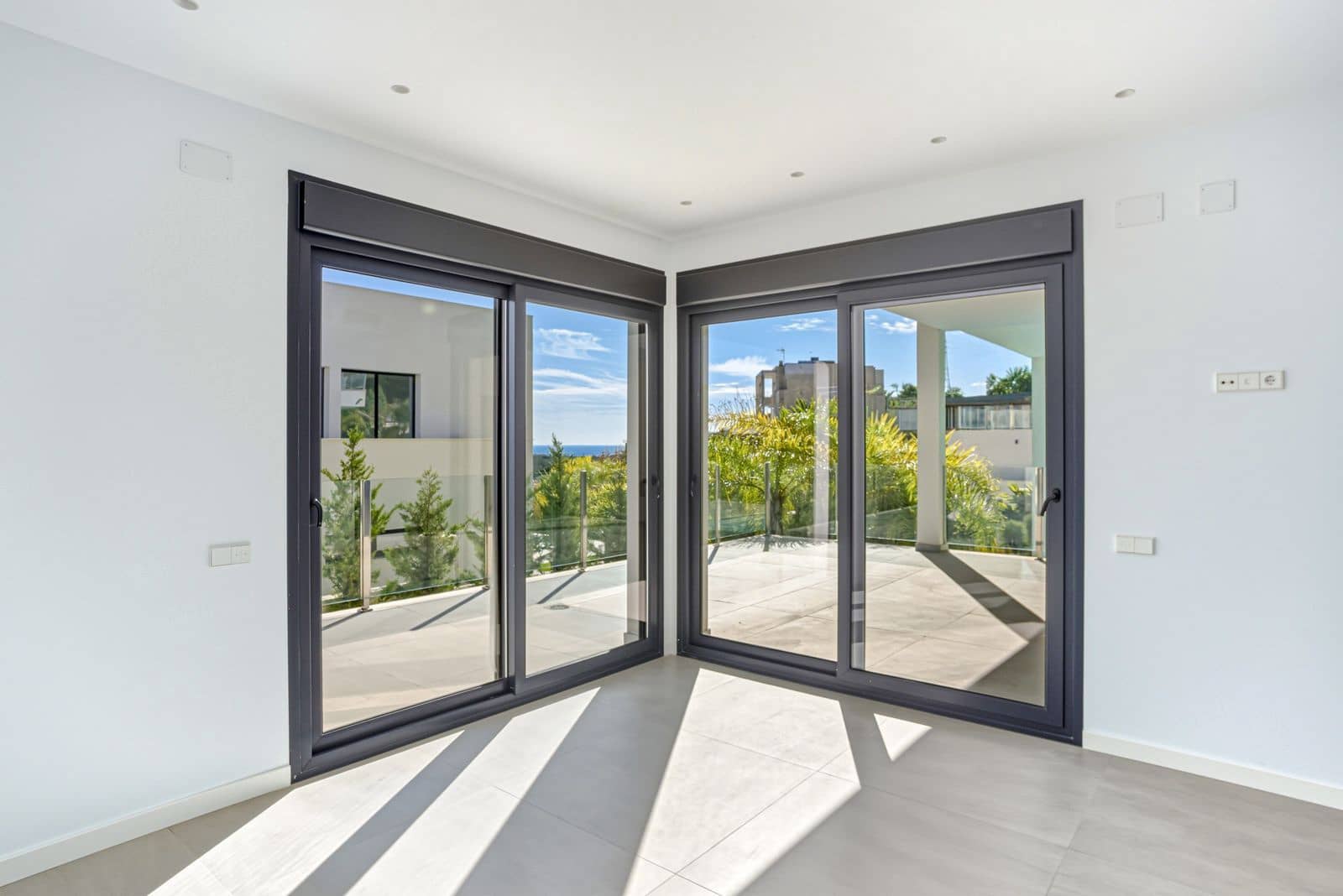 4 bedroom Villa for sale in Elviria with pool garage - € 2,550,000 (Ref: 9473429)