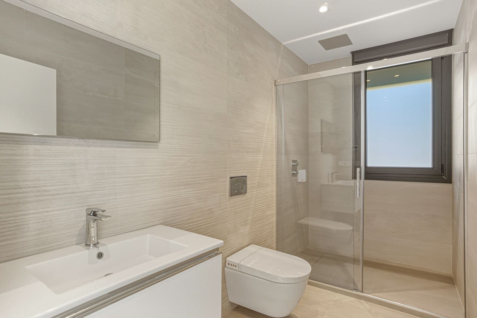 4 bedroom Villa for sale in Elviria with pool garage - € 2,550,000 (Ref: 9473429)