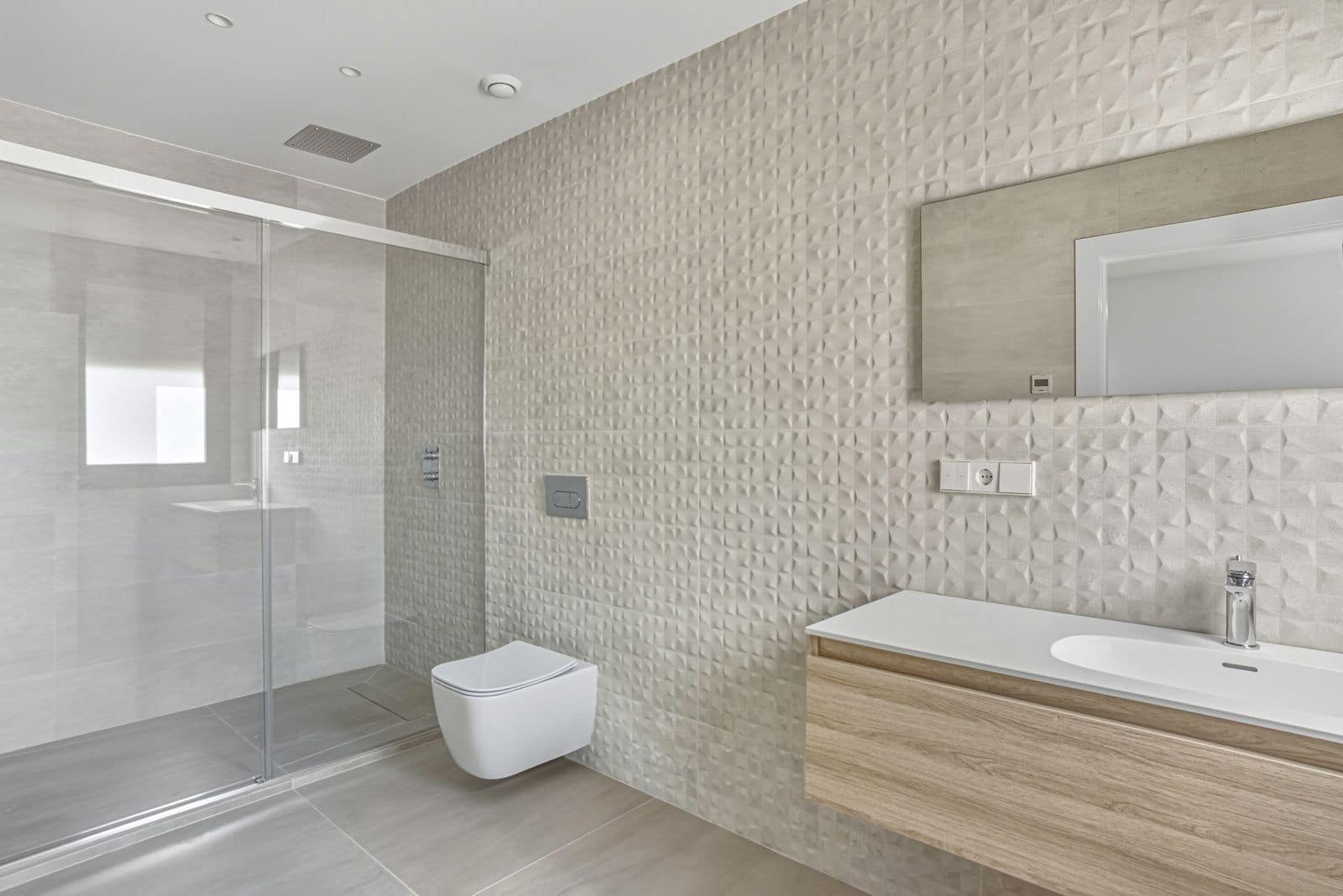 4 bedroom Villa for sale in Elviria with pool garage - € 2,550,000 (Ref: 9473429)