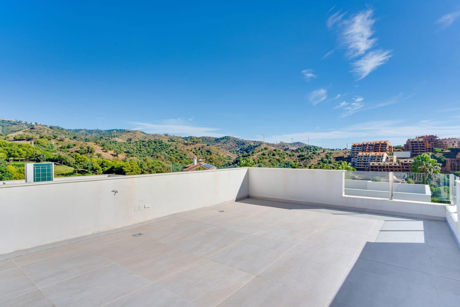 4 bedroom Villa for sale in Elviria with pool garage - € 2,550,000 (Ref: 9473429)